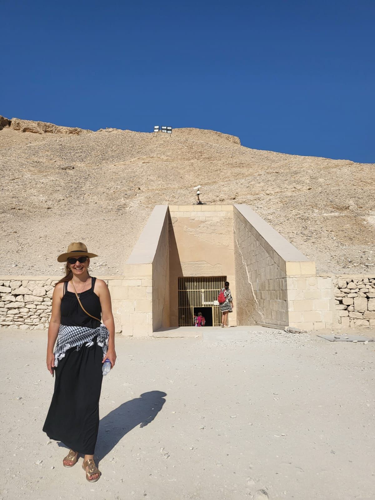 Should I Keep My LinkedIn Network Small and Tight Knit? |  Jen Bishop Consulting best lead generation agency in London UK